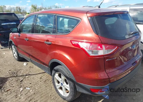 2015 Ford Escape S из США, поврежденный, VIN 1FMCU0F76FUA75479